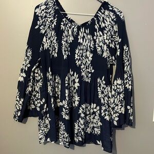 Women’s Spence brand Blue print Nylon Top